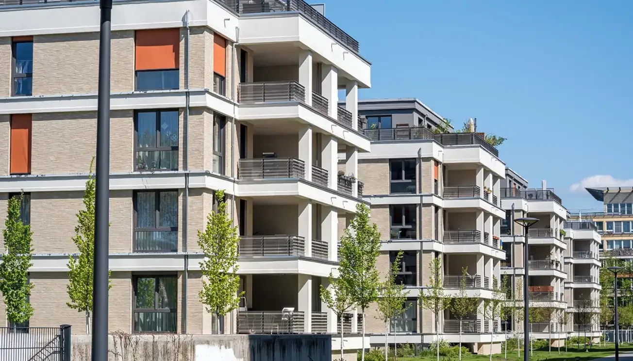 12 Strategic Ways to Sell Your Home Above Market Value (2026 Guide)